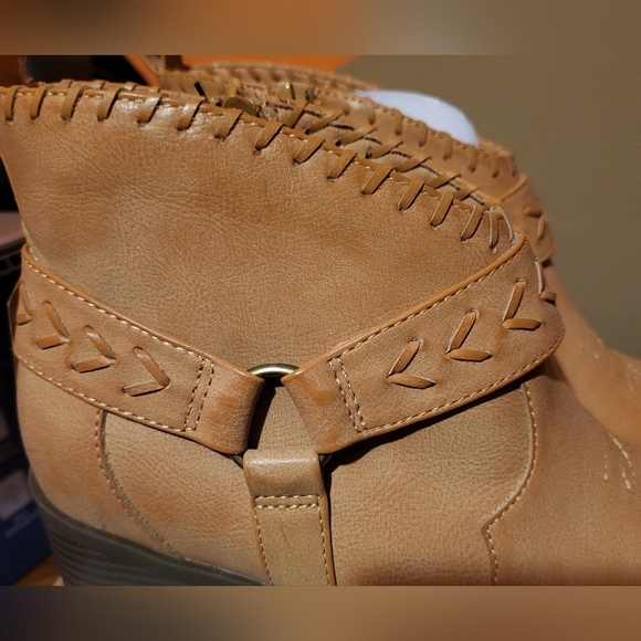 FRYE & CO Palma Camel Size 8 1/2 Wide Stacked Heel Cowboy Boots Booties New! - Picture 7 of 16